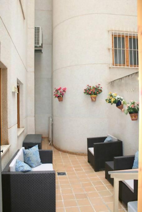 Beachside Apartment In The Centre Of אל קאמפיו מראה חיצוני תמונה