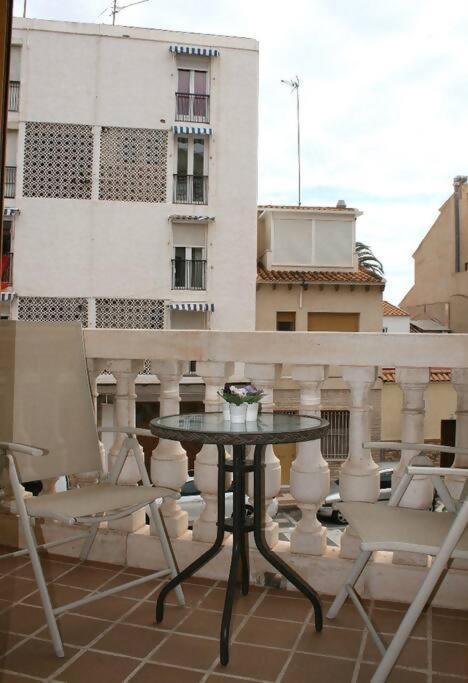 Beachside Apartment In The Centre Of אל קאמפיו מראה חיצוני תמונה