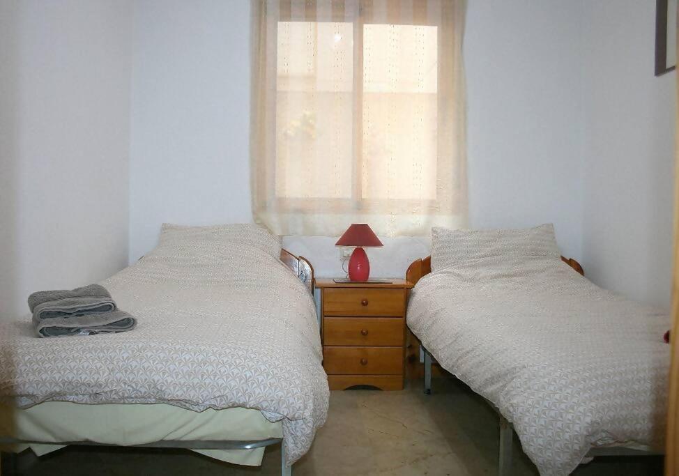 Beachside Apartment In The Centre Of אל קאמפיו מראה חיצוני תמונה
