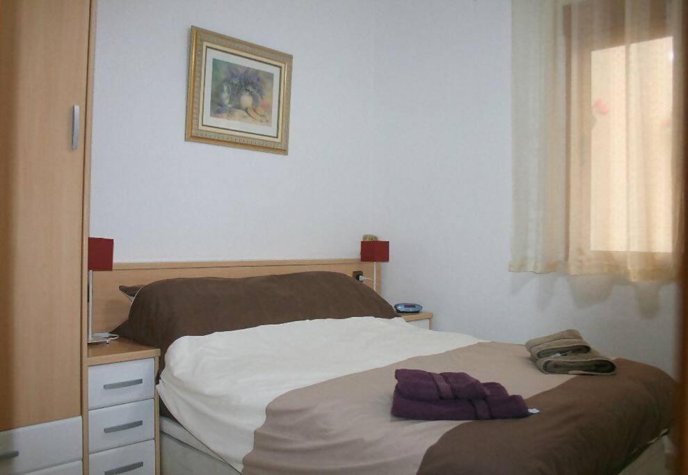 Beachside Apartment In The Centre Of אל קאמפיו מראה חיצוני תמונה