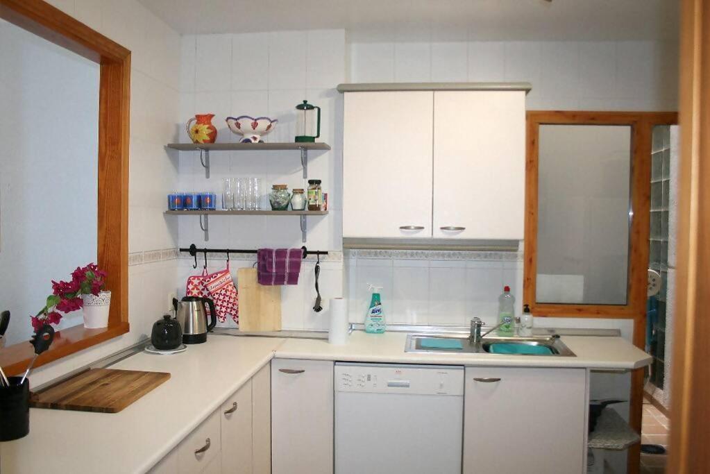 Beachside Apartment In The Centre Of אל קאמפיו מראה חיצוני תמונה
